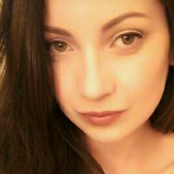 Meet your Posher, Jessica - Picture 1 of 1